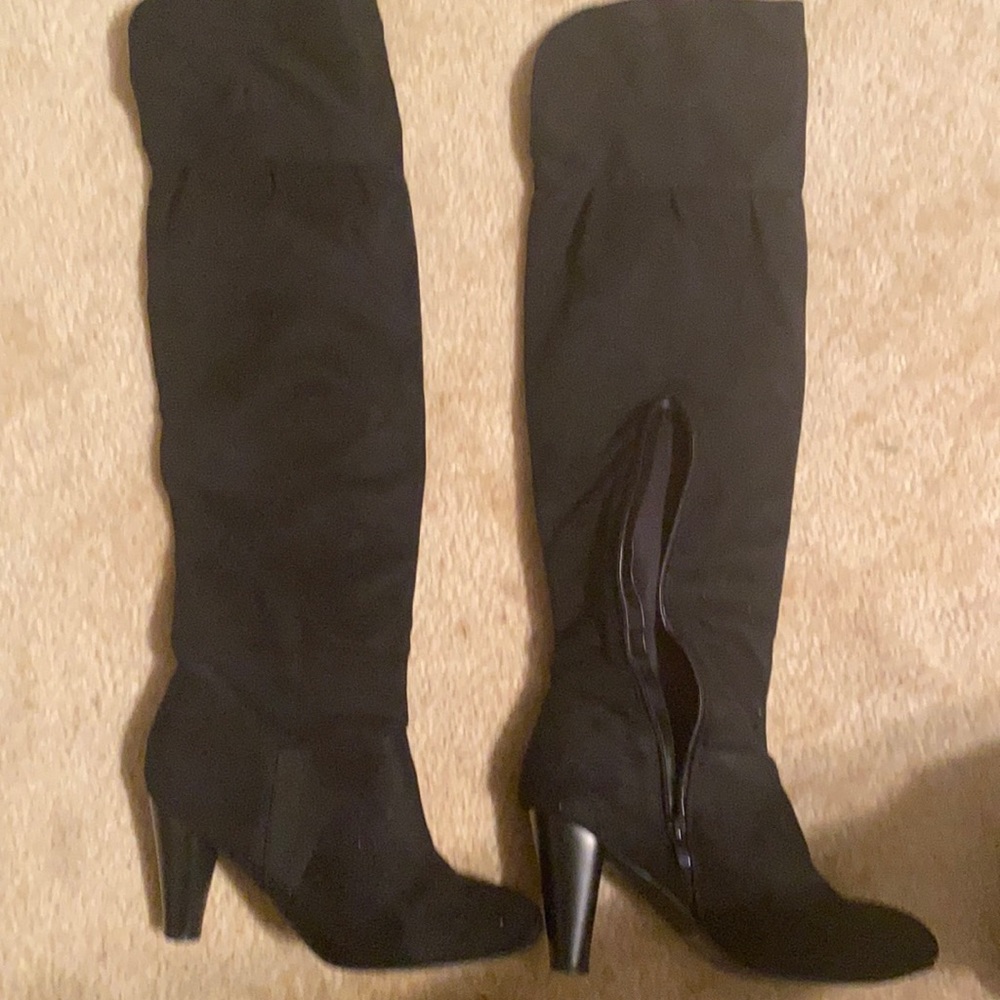 Women’s black knee boots